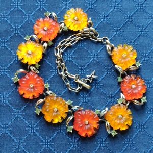 VTG "Star" floral necklace (#178)